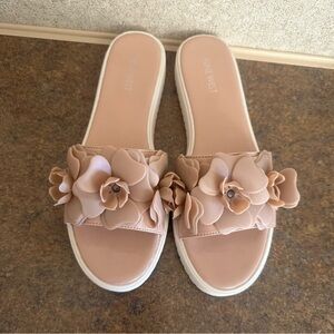 Nine West Women's Beige Floral Sandals